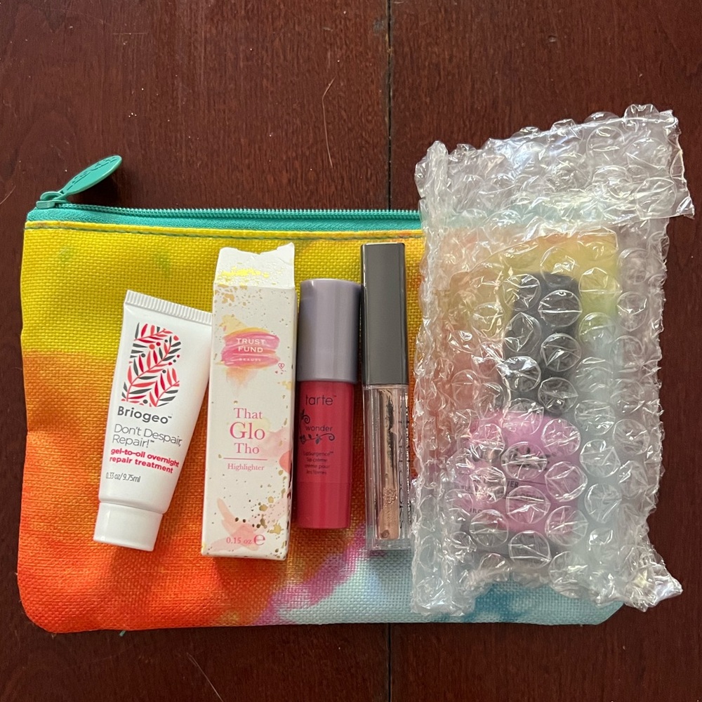 Ipsy makeup and bag new